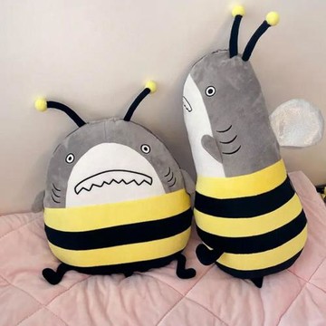 鯊魚蜜蜂抱枕空調被子兩用午睡辦公室抱枕毯shark bee玩偶禮物女