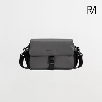 【ROBINMAY】Enzo單扣斜背包