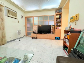 左營明星學區/河堤社區/正三房+坡道平面車位｜高雄市左營區至聖路