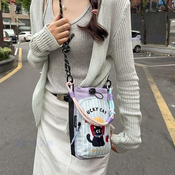 【臺灣-出貨】日系甜美ins風輕便手機包女學生水壺包運動斜挎包水杯包旅行小包06M5