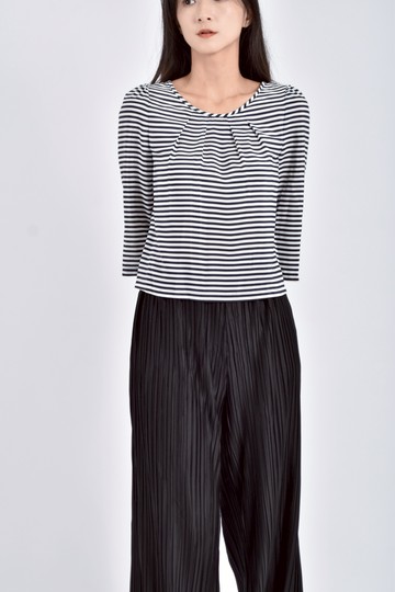 (S) perng yuh條紋七分袖白色長袖上衣