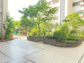 塗城商圈◆全新整理◆超大露臺◆電梯大3房◆車位｜台中市大里區向上街