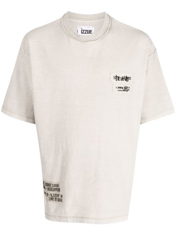 izzue - logo-patch cotton T-shirt - men - Cotton - M - Neutrals