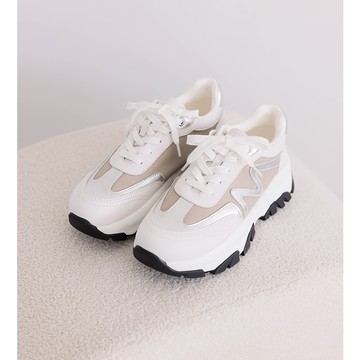 【夏季新品】HS 真皮閃電厚底休閒鞋 卡其