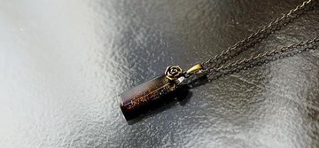 閃閃發光的古董玫瑰