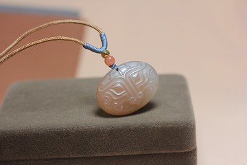 【饕餮紋】項鏈吊墜掛件 天然三彩玉 煙粉色復古文藝