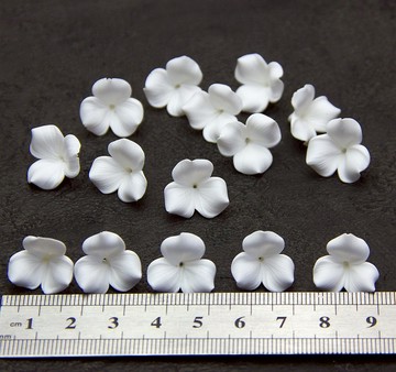 白花珠 1,5 厘米，用於製作珠寶的花珠粘土
