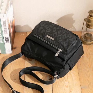 【金安德森】叢林漫遊 造型斜側包-魅惑黑