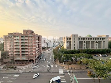 挑戰市區最低價~國圖館兩房車位無限視野｜台中市南區南平路