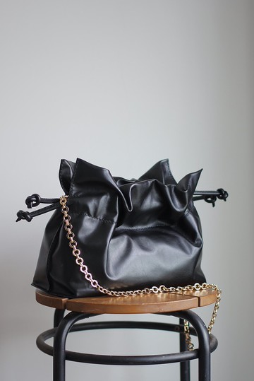 特價 - 手工手縫軟皮真皮抽繩圓桶包 - 黑色