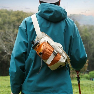 兩用胸包戶外運動水杯包男徒步登山抽繩單肩包輕便通勤水壺斜挎包