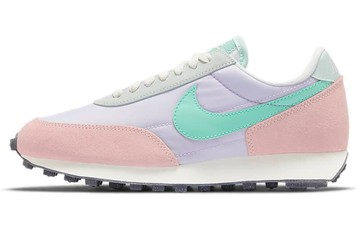 WMNS DAYBREAK PASTEL