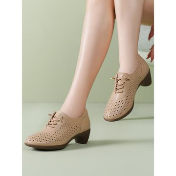 寬楦厚底深口單鞋軟底女2026春夏款輕便真皮舒適鏤空粗跟旅游鞋子