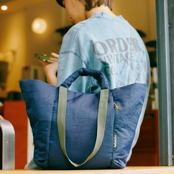 【FW25全新Wander系列】KYLIE 可調節兩用手提包L號 (莓果藍)