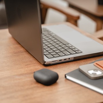 NUDE MacBook 磨砂筆電保護殼 For MacBook Air 15" 2026-2023 透黑