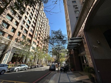 美術館低總價稀有大面寬店住1+2樓｜高雄市鼓山區美術東六街