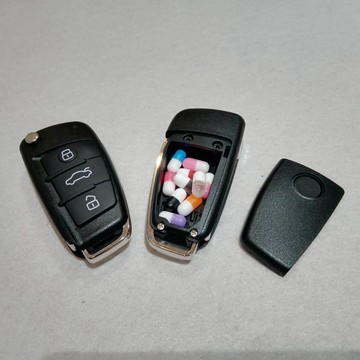 ✅【仿真車鑰匙儲物神器】新奇特隱藏藥片收納盒 藏錢藏物假車鑰匙盒 私密儲物防盜設計 隨身便攜偽裝神器 創意藏物送禮好物