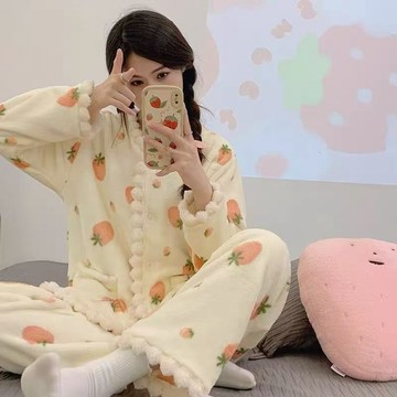 台灣出貨 秋冬珊瑚絨睡衣女 保暖睡衣兩件套 保暖家居服 加絨可外穿珊瑚絨法萊絨睡衣可愛女士柔軟舒適家居服套裝兩件套