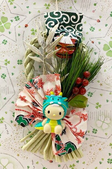 【震撼精品百貨】Hello Kitty 凱蒂貓 三麗鷗 KITTY新年吊飾/掛飾(展示品)-丹尼爾/龍#84373 震撼日式精品百貨