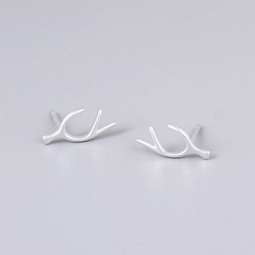 現貨+預購 925純銀耳環鹿角耳飾-拉絲霧面可愛生日情人節禮物女飾品73qp29【獨家進口】【米蘭精品】