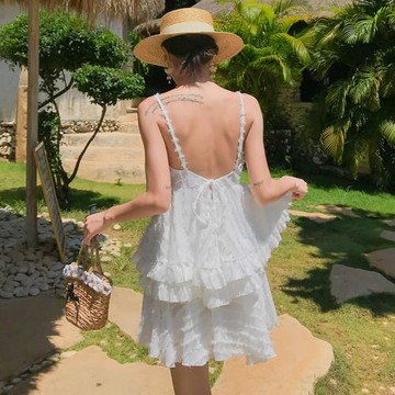 泰國裙子白色沙灘裙2020新款超仙旅游吊帶短裙海邊度假連衣裙女夏