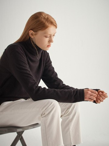 Black Wool Classic Crop Highneck Cutsaw HT007