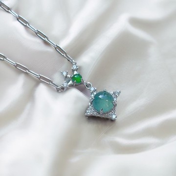 冰藍水翡翠蛋面設計款項鍊 925純銀鑲嵌 | 天然翡翠A貨 | 送禮