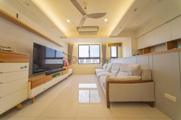 亞灣｜夢時代雙軌｜高樓海景質感2+1房車位｜高雄市前鎮區前鎮街