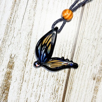 玻璃蝴蝶墜飾／附彎月蛋白石 220713