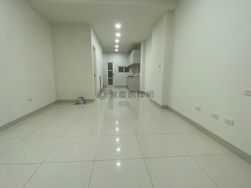 武廟商圈活巷精美透天｜高雄市苓雅區建國一路