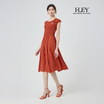 ILEY伊蕾 特殊壓褶衣連肩袖長洋裝(磚；M-XL)