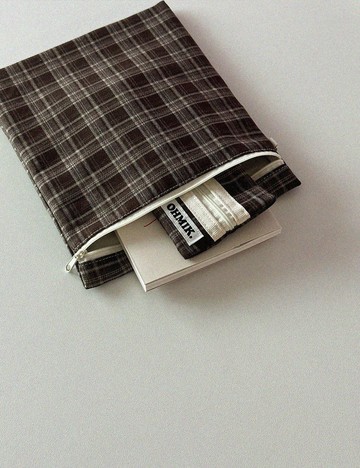 iPad 書本收納包 009 棕格紋