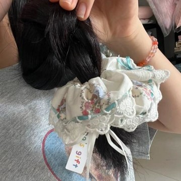 趙露思同款白色小熊蕾絲大腸發圈2024新款高級感扎頭皮筋頭飾女