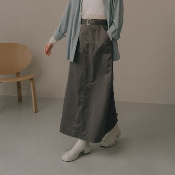 質感緞面光澤附腰帶長裙-深灰 S/M