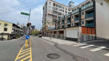 南開科大 全新車庫電梯別墅 ~ 富功國小｜南投縣草屯鎮富春路