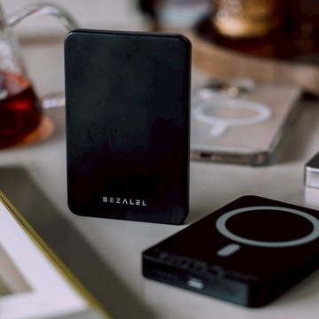 BEZALEL 倍加能｜全新極致輕薄 Prelude SR MagSafe 磁吸 Qi2 無線行動電源 10000mAh/37Wh (可攜帶出國) 鈦金色