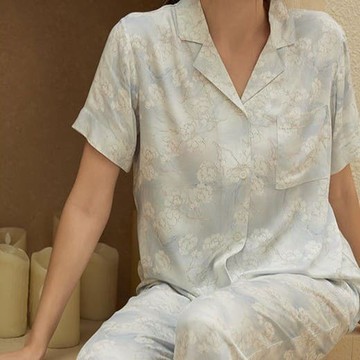 淡雅印花貢緞睡衣套裝