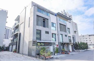 ✨鳳翔公園首排車庫別墅｜大面觀邊間採光極佳｜高雄市鳳山區中山東路