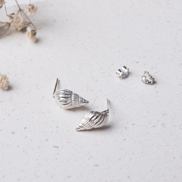 。In The Ocean。NO.06-6 水滴貝殼 耳針/925純銀