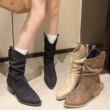 中筒靴．率性V口素色絨布抓皺尖頭粗跟靴．白鳥麗子