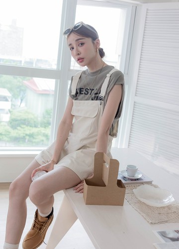 女孩風吊帶褲