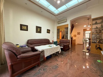 崇善七街獨門鄰8米路車庫透天｜台南市東區崇善七街