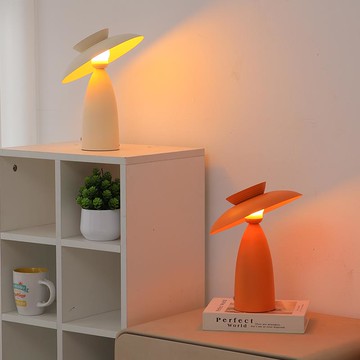 免運 附發票 超低價 工廠直銷 新款臺燈溫馨護眼臥室鐵藝燈客廳書房床頭櫃創意可移動臺燈 快速發貨