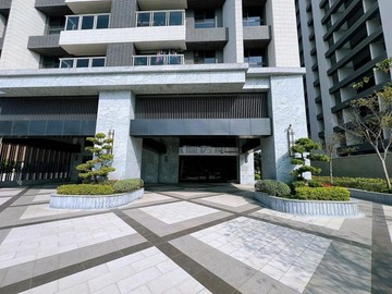 高大藍田公園第一排大面寬1+夾金店面｜高雄市楠梓區大學十一街