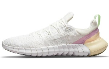 WMNS FREE RUN 5.0 SUMMIT WHITE LIGHT ARCTIC PINK