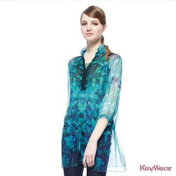 KeyWear奇威名品    波希米亞絲質數位印花上衣-藍綠色