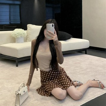 秋季 休閒穿搭 新款掛脖美背+防曬開衫+棕色波點包臀魚尾裙三件套