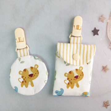 微笑小老虎。圓形平安符袋 票卡袋(可繡名字)