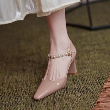 法式小方頭中空包跟涼鞋女珍珠一字扣帶瑪麗珍包頭女鞋粗跟高跟鞋