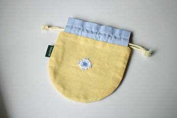 淡藍淡黃幾何十字繡  手工刺繡束口袋 XS